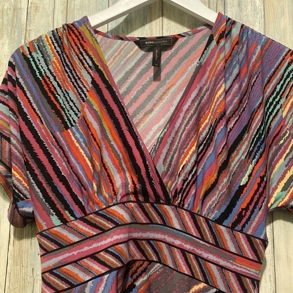 BCBG Max Y2K Bright Multi Color V neck Blouse | Size XS - Picture 3 of 9